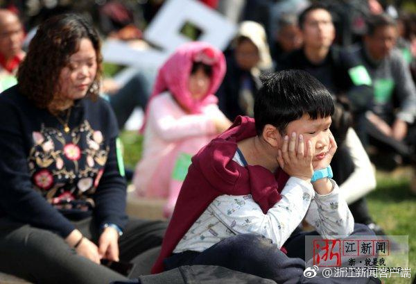 登貝萊第27分鐘傷退，杜埃替補(bǔ)登場(chǎng)2分鐘破門(mén)，巴黎1